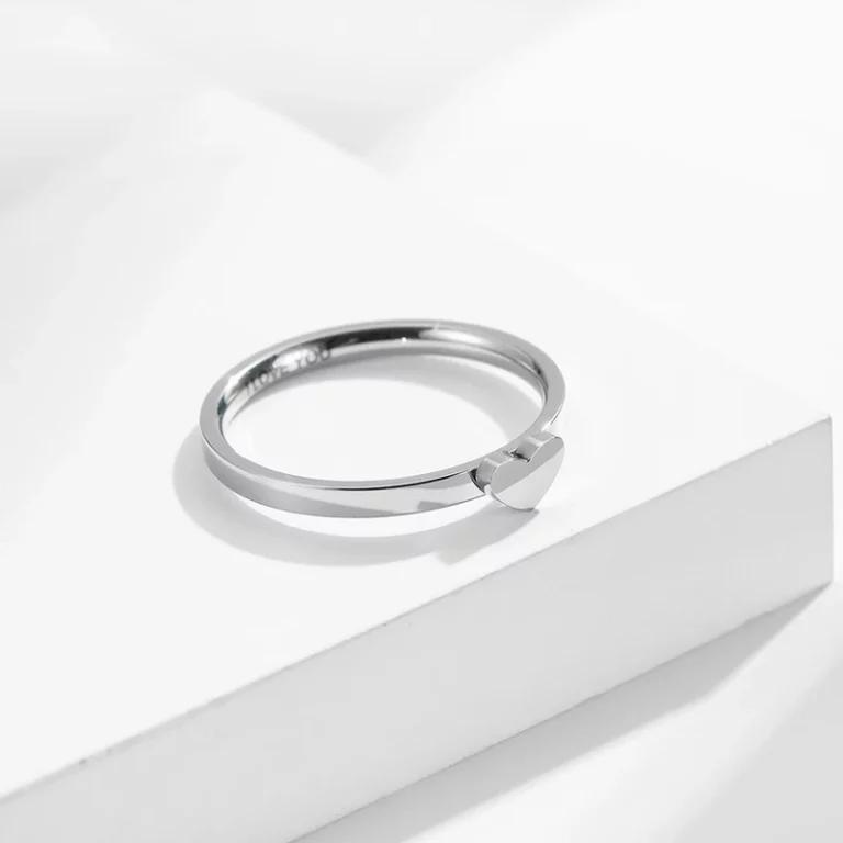 Ensemble d'alliances en acier inoxydable pour femmes, matiques de couple coeur pour amoureux, bijoux d'amour, document en argent, cadeau des travailleurs de la fête de Léon 4